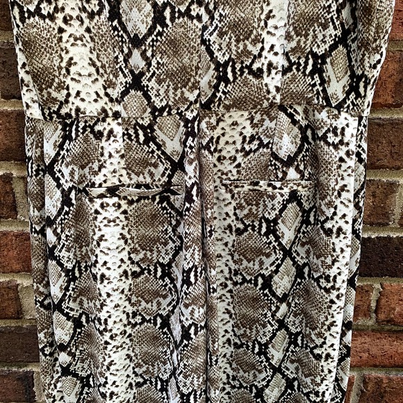 Womens Banana Republic Snakeskin Wide Leg Cropped Jumpsuit Brown Size 4 - Picture 5 of 10